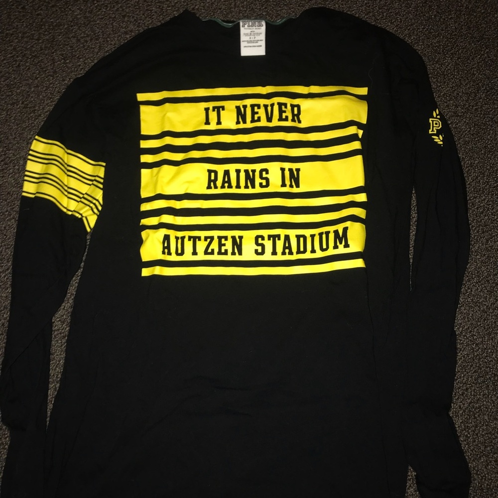 VS Pink Oregon Ducks shirt